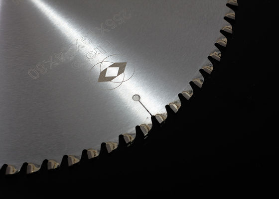 Cermet tip Logam Cutting Saw Blades / 54z 60z Jepang Tip pisau gergaji dingin 250mm 285mm