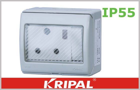 Afrika Selatan Outdoor Plug Socket / 15 Amp Putaran Pin Socket 250V