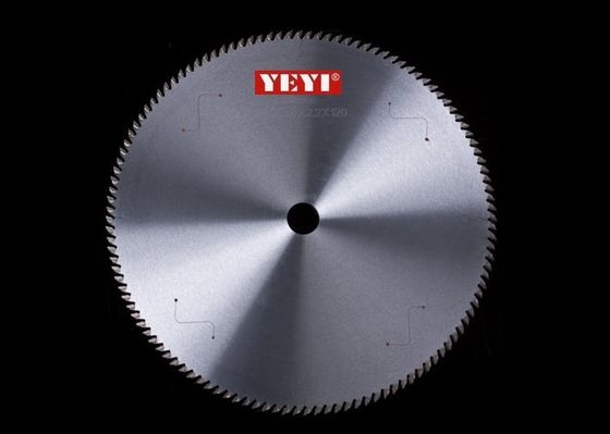 Akurasi Tinggi Baja Kayu Cutting Saw Blades Edaran Asah Dengan CERATIZIT Tips