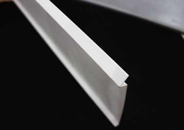 Langit-langit Logam Bergelombang Bergelombang Komersial Kamar Mandi Kustom Panel Plafon Logam Linear
